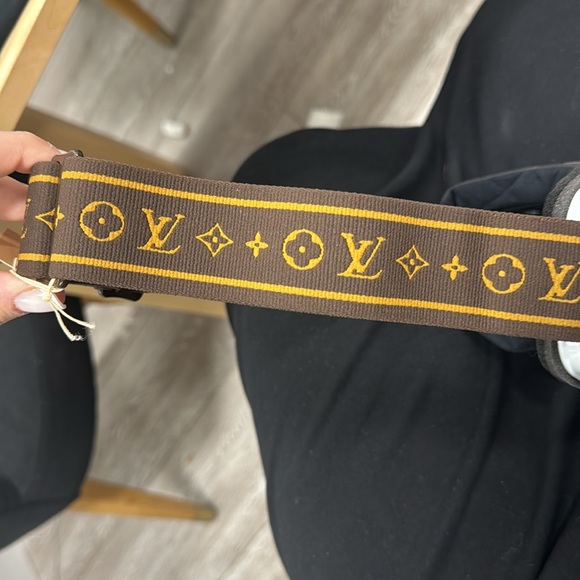 LIMITED EDITION Louis Vuitton Ski Mask - Picture 5 of 9